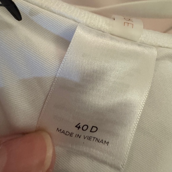 NWOT Target Shade and Shore swim- Cream Scalloped Lace Bra 40D - Picture 7 of 8